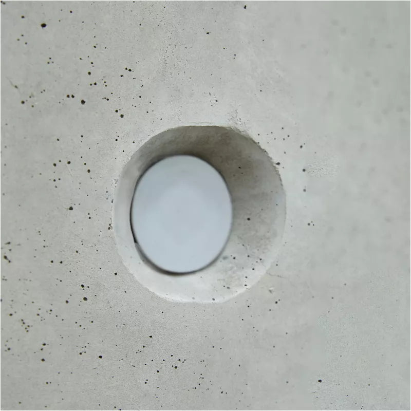 Water-swellable Sealing Plug for concrete spacers with impact-resistant core. Easy to install, pressure-resistant up to 6 bar. Sizes: 22–34mm.