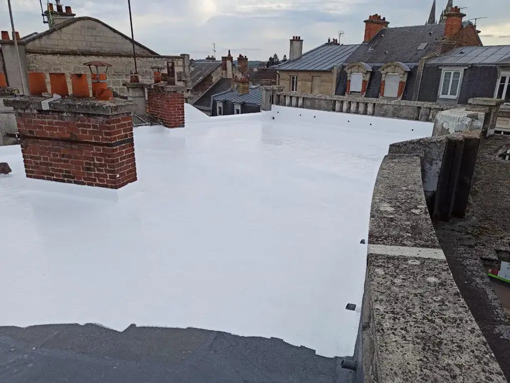 CoolTop high-reflectivity roof coating for flat roofs and energy-efficient roofing applications