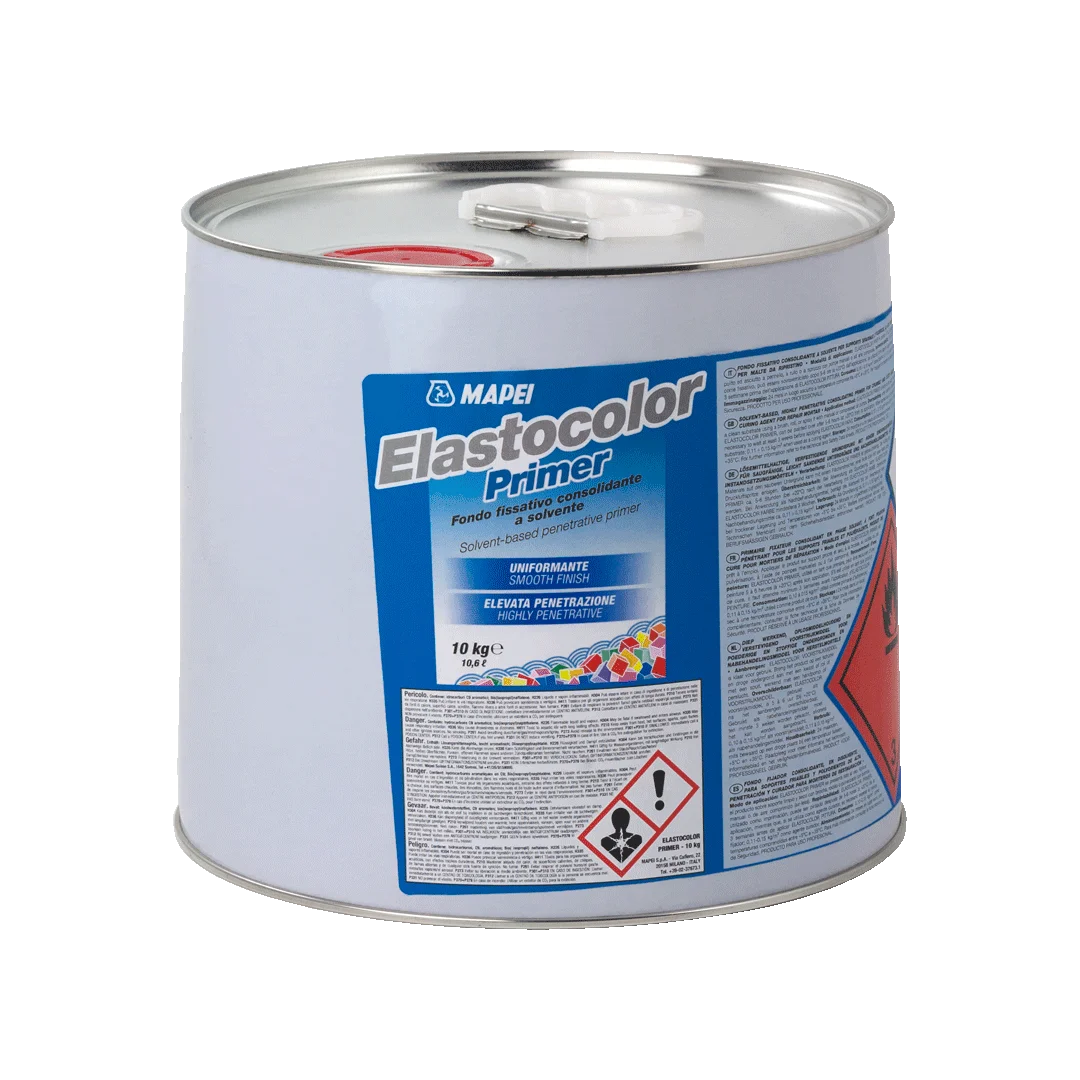 Application of ELASTOCOLOR PRIMER on a concrete wall using a roller to prepare the surface for painting – clear, solvent-based primer for deep penetration and surface consolidation.