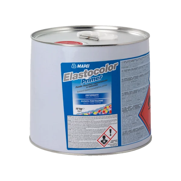Application of ELASTOCOLOR PRIMER on a concrete wall using a roller to prepare the surface for painting – clear, solvent-based primer for deep penetration and surface consolidation.