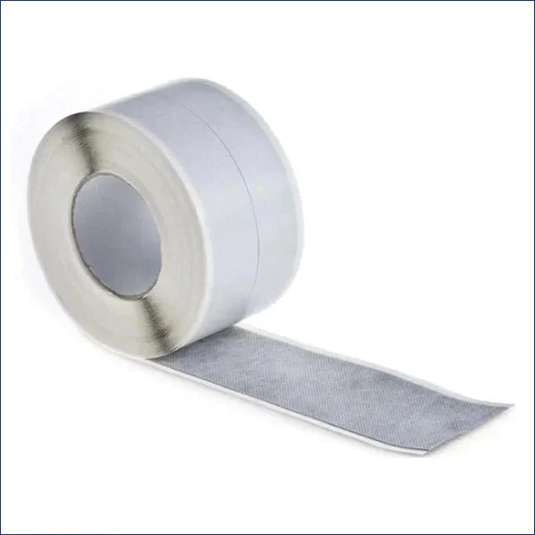 Newton Mesh Tape is a self-adhesive sealing tape made of a butyl rubber compound with a polypropylene fleece finish, designed to seal butt joints of mesh membranes.  Newton Mesh Tape is used to joint membranes as well as for repairs to the membrane and for sealing around protrusions. The meshed surface gives a good key for renders and plasters