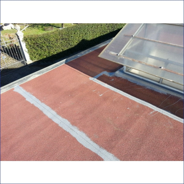 551 ER Membrane A single component solvent based acrylic waterproof coating. The product is supplied ready to use and is ideal for emergency waterproofing repairs to roofs, tank bases, gutters and fibreglass.
