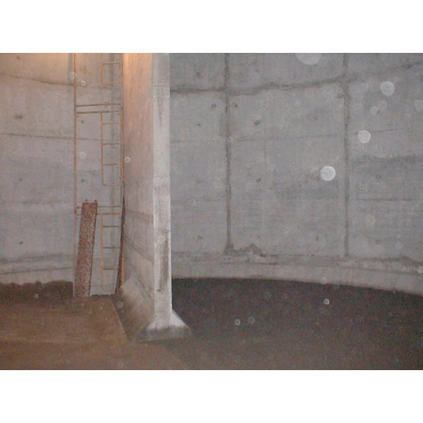 Our range of single component polymer modified cementitious screeds are capable of resisting 10 bar hydrostatic head and are ideal for sealing concrete surfaces subject to damp and moisture ingress.<br>572 - 574 Structural Screeds are compatible with any Resimac primer and chemical top coat and can be used to rebuild and seal containment areas, internal tank surfaces and structural concrete.