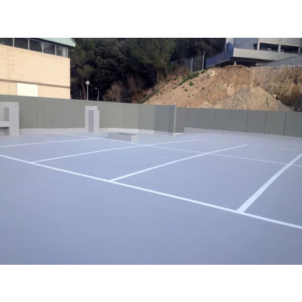 Gray parking lot with white lines featuring Tecnopol Tecnocoat H-2049 EL finish