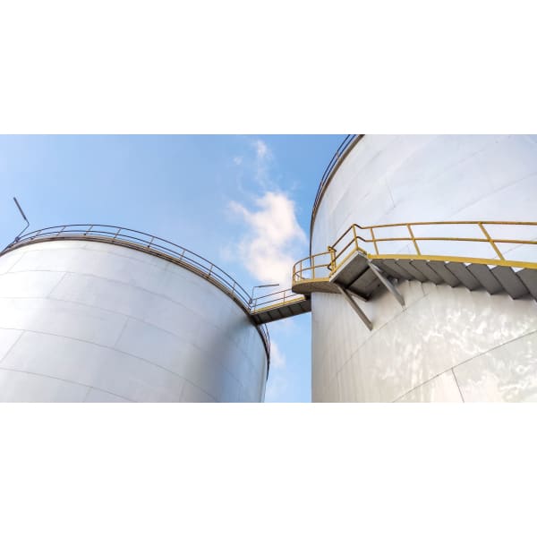 Interconnected industrial storage tanks from Thermaguard MASTERSHIELD for optimal efficiency